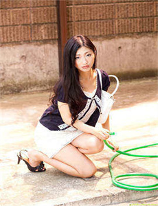 粉红战士-中国大陆女rapper18岁欢迎您