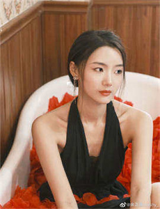 伊人大香线蕉影院-女人与拘交小说